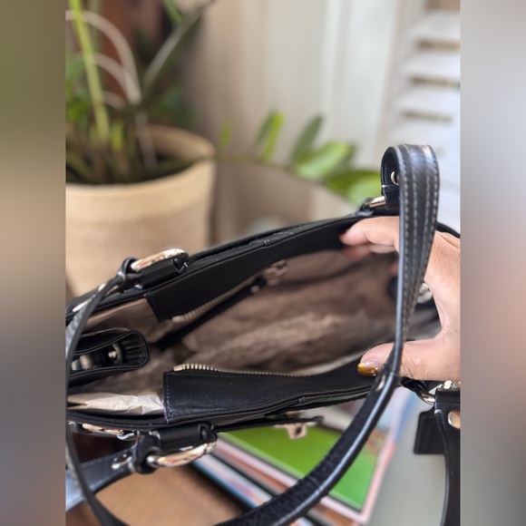 COACH - Brand New Cary Carryall Leather Purse - Picture 6 of 8